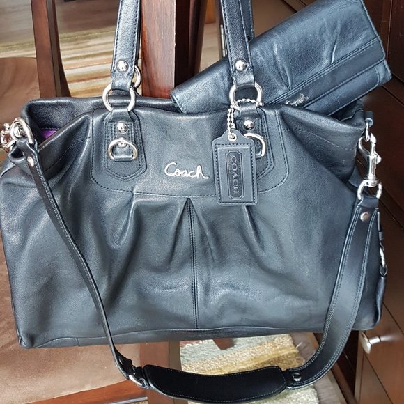 Coach Handbags - Beautiful Coach Ashley Large Satchel & Matching Wallet - Black - Excellent Cond